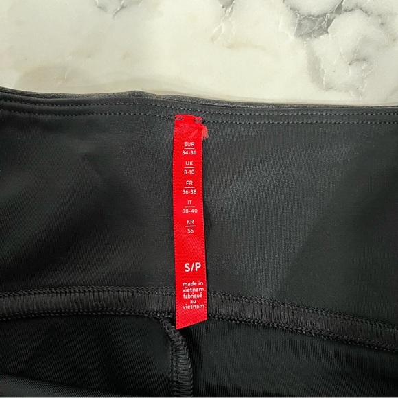 Spanx Faux Leather Black Leggings High Rise Shapewear Compression Size Small - Picture 8 of 9